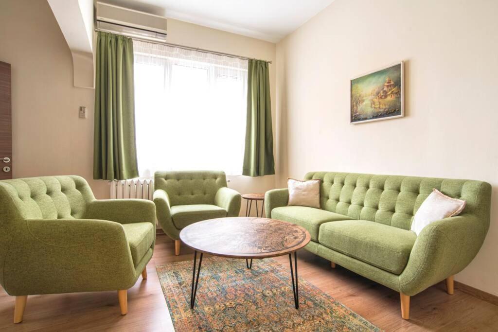 Elegant & Stylish 2 Bedroom Daire